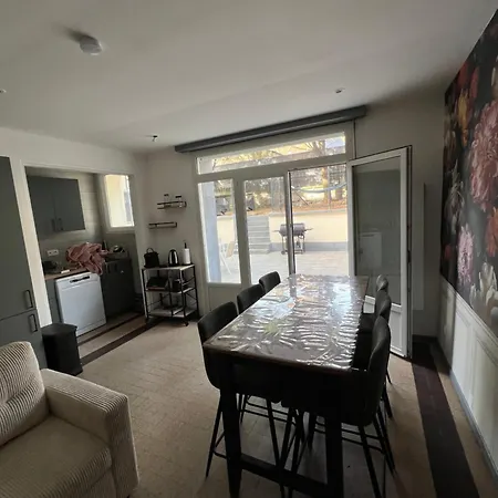 50 Metres De La Avec Garage Prive Et Terrasse *